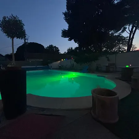 Roulotte En Camargue-hebergement Insolite 